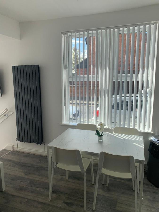 Smeaton Serviced Accommodation Liverpool Eksteriør bilde